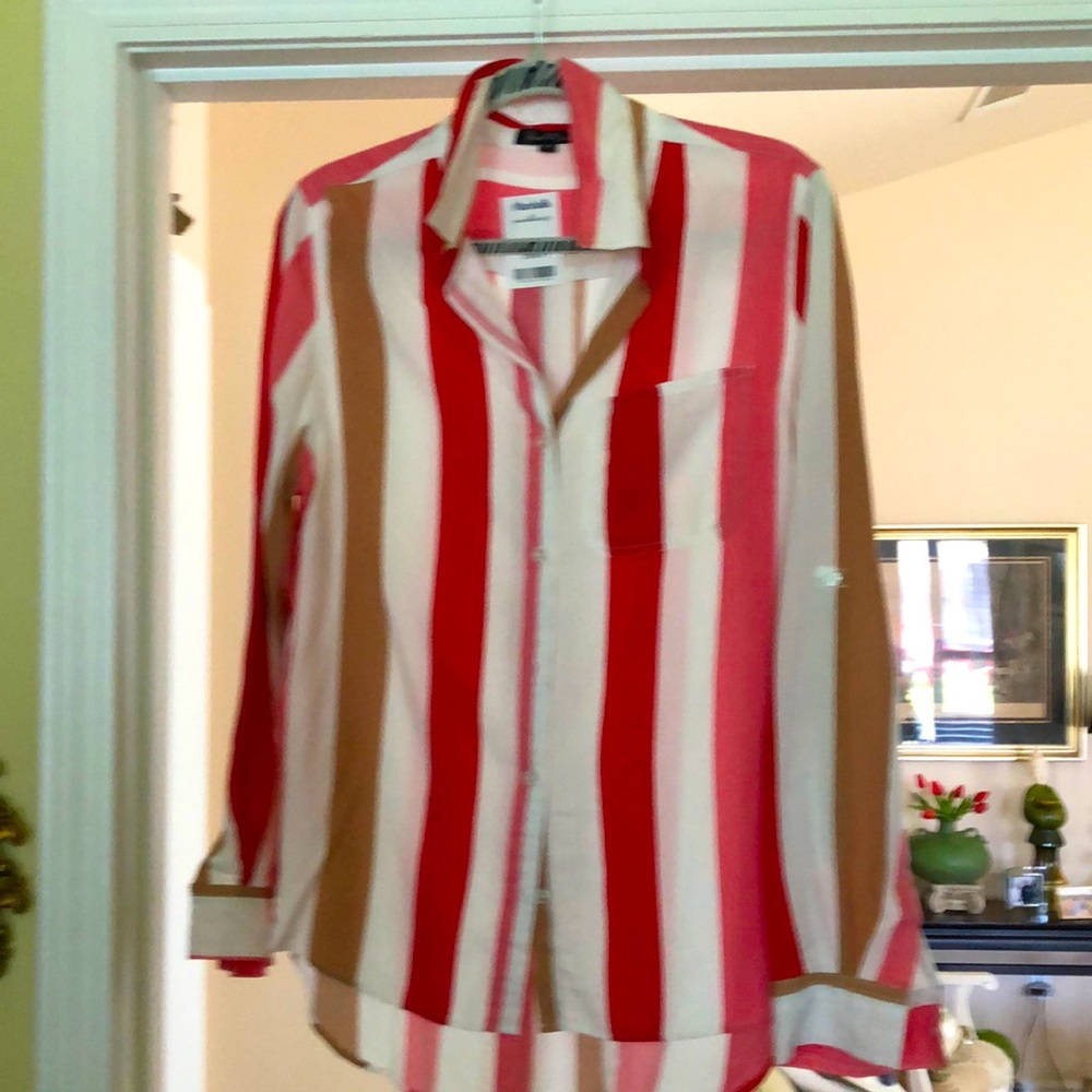 Women’s shirt!! NWT